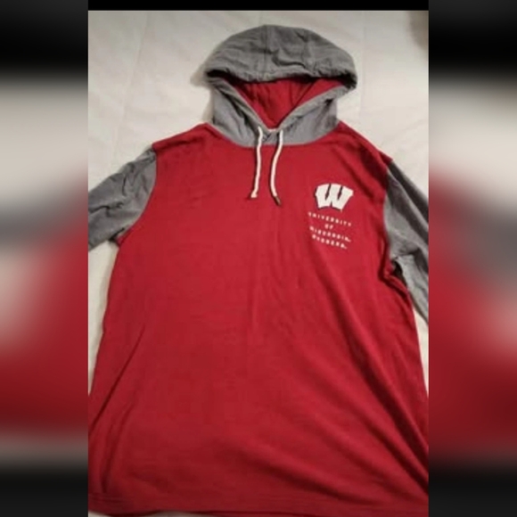 Under Armour Wisconsin Badgers Adult Hoodie Medium - Picture 1 of 4